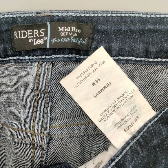 Riders By Lee Womens Size 16M Mid Rise Cutoff  Dark Wash Blue Denim Jean Shorts - Picture 6 of 7